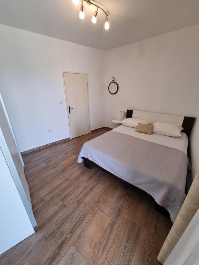 Apartman Smoljic 4+2 Primošten Dış mekan fotoğraf
