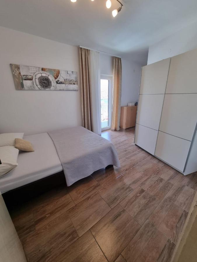 Apartman Smoljic 4+2 Primošten Dış mekan fotoğraf